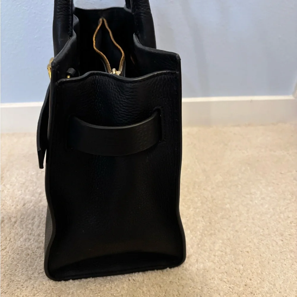 Tory Butch black purse. - Picture 6 of 11